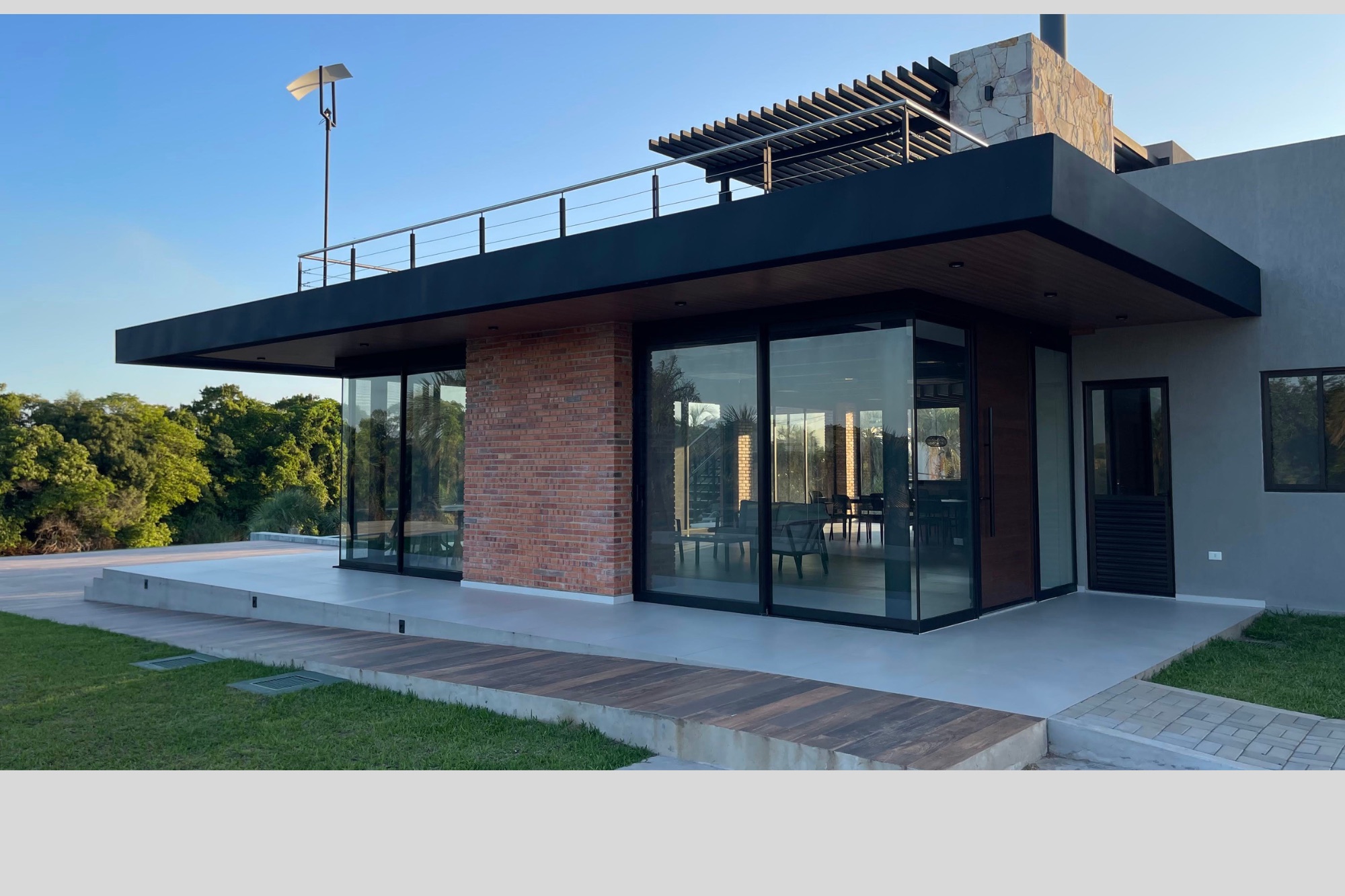 Barrio Cerrado Pirarenda · Amenities